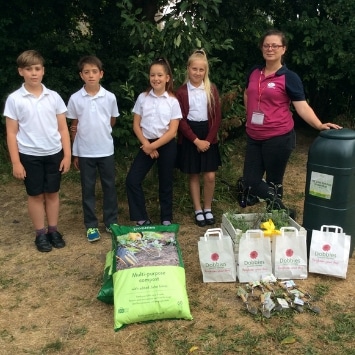 Cultivation Street ambassador, Dobbies Georgina Isherwood with local school children