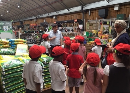 Steve Purton, Dobbies Milton Keynes, Cultivation Street Ambassador of the Year 2018 working with local school