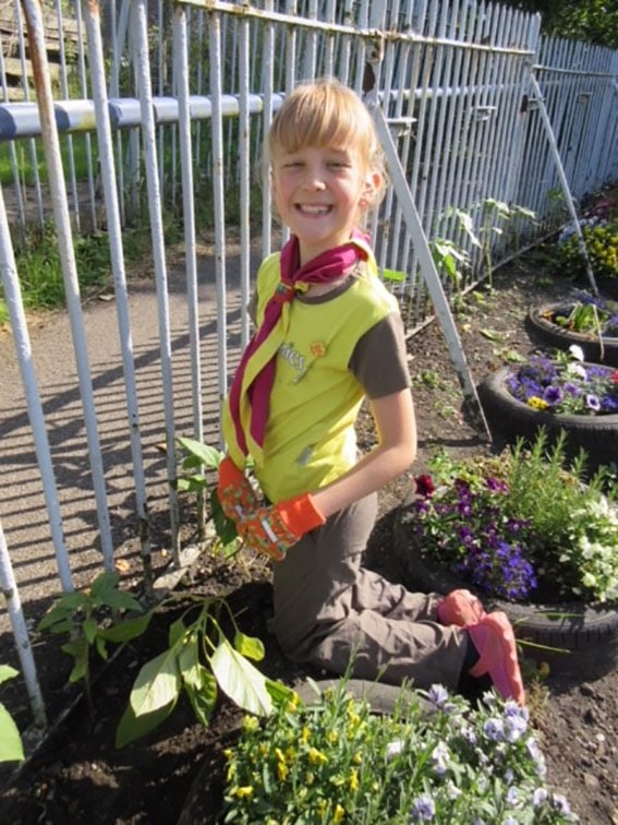 cultivation street shepardswell brownies community garden digging